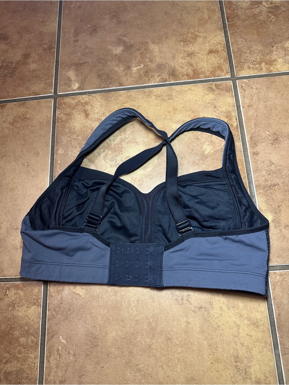 lululemon athletica Ta Ta Trainer Gray and Black Sports Bra - S - Picture 2 of 4